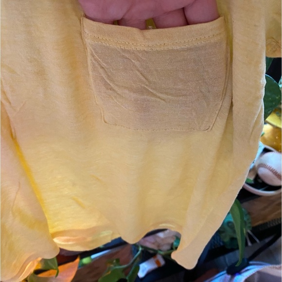 TRESICS | Crop Yellow Tee with Pocket - Picture 2 of 7